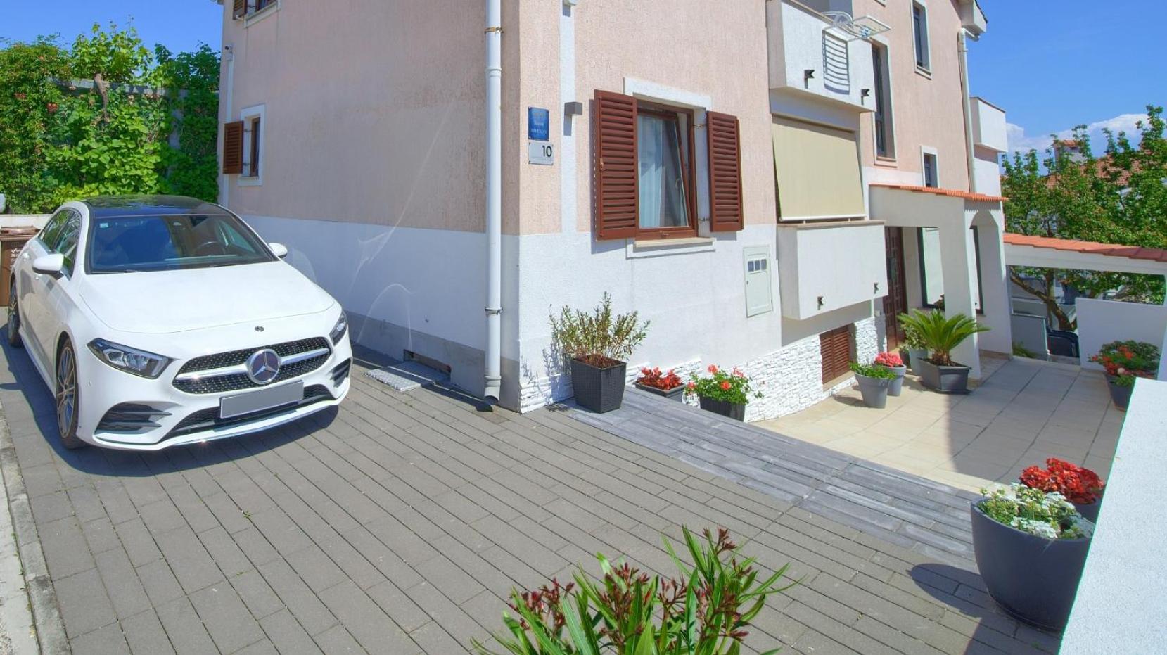 Apartments Sinisa - Крк Экстерьер фото
